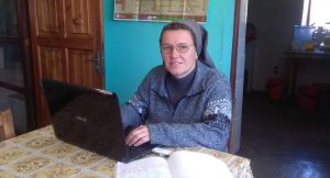 Stefania Raspo al computer