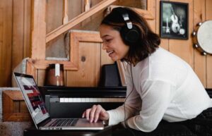 Pubblicare video con musica in regola col copyright su Facebook è fondamentale