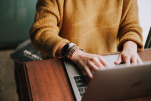 Come inserire un badge su LinkedIn