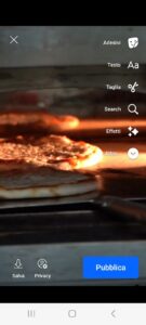 Sezione dell'app Facebook per formattare e pubblicare le Storie