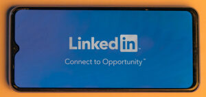 Linkedin, connect to opportunity | Postpickr