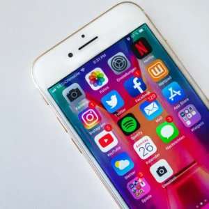 I social principali visti da uno smartphone | PostPickr