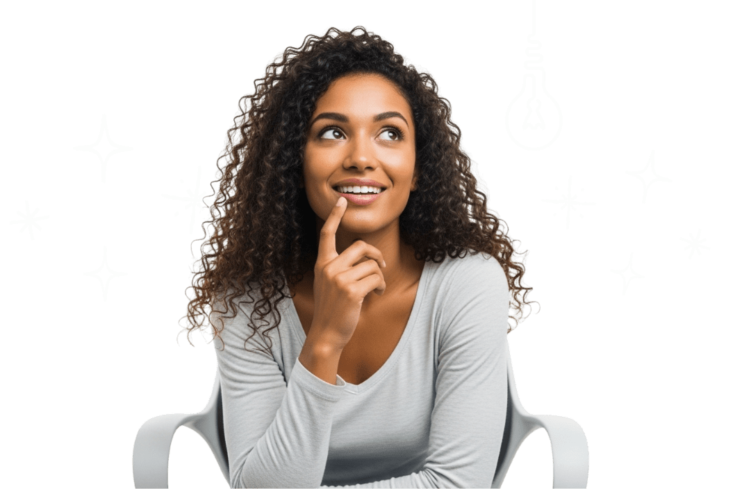 Donna sorridente con idea creativa (lampadina) che guarda in alto, simboleggiando la potenza del Social Media AI Assistant di PostPickr per la creazione rapida di contenuti e idee.